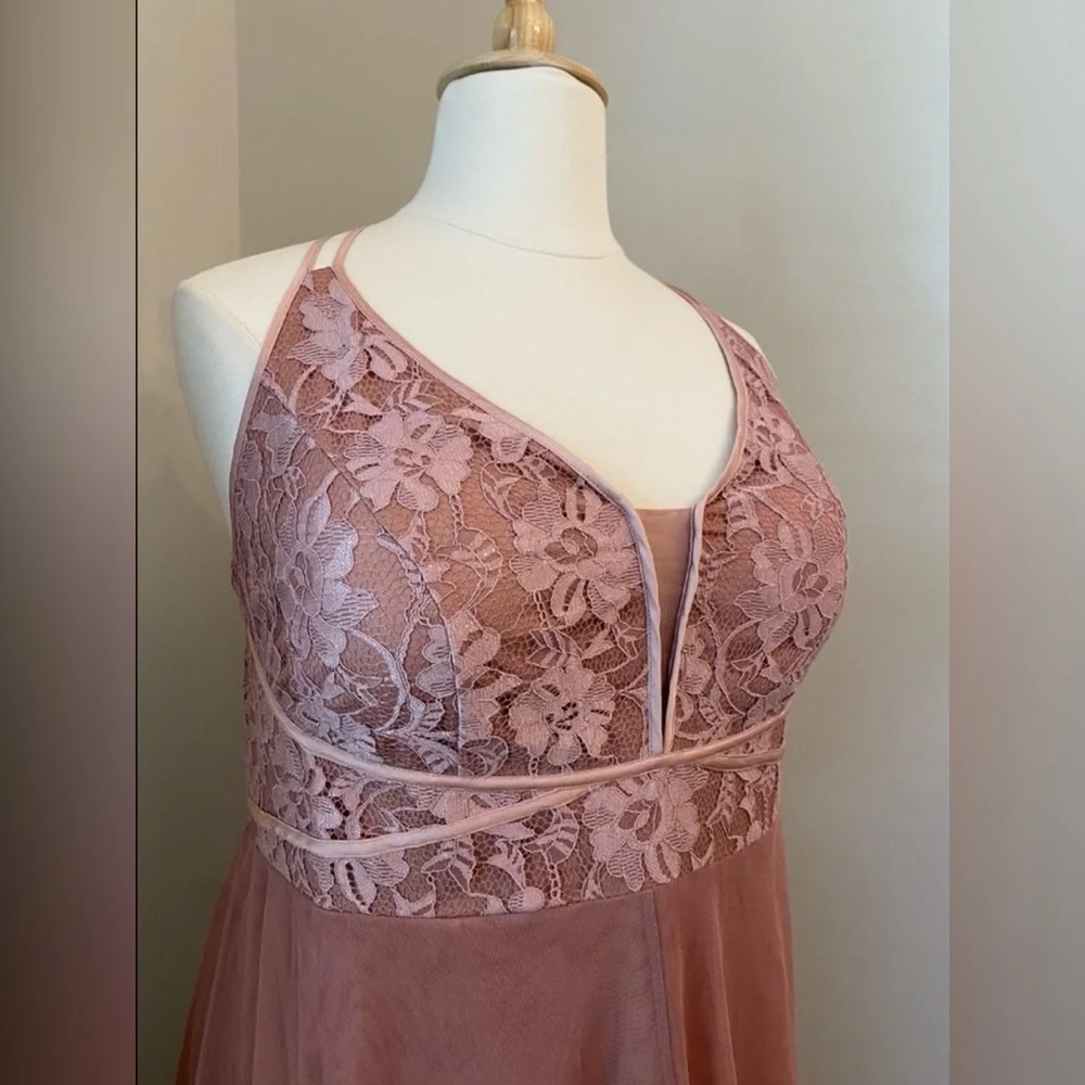 3x Plus Dress 💗 - Picture 2 of 6